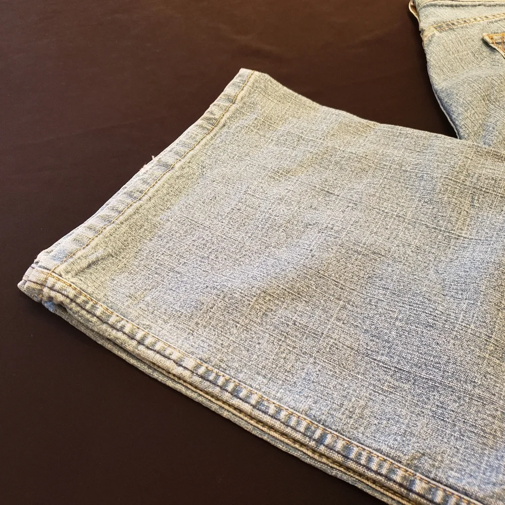 Levi Jean's | Size 18 - Picture 9 of 12
